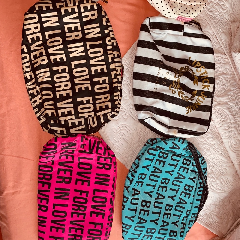 Multiple makeup bags - Picture 2 of 5